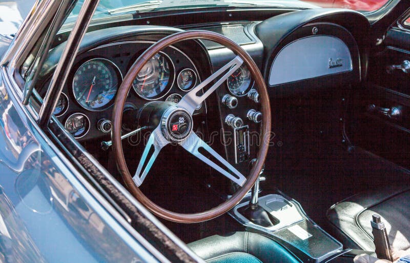 Grün-Korvette-offener Tourenwagen 1967 stockbild Grün-Korvette-offener Tourenwagen 1967 stockbild