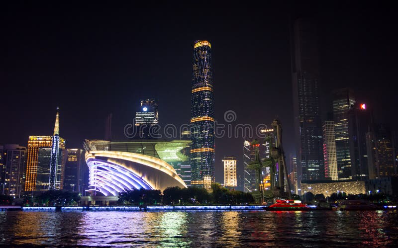 GUANGZHOU, ΚΙΝΑ - 13 ΣΕΠΤΕΜΒΡΊΟΥ 2016: Άποψη νύχτας της πόλης Guangzhou wa