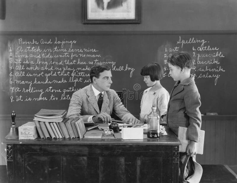 GUARDADO DESPUÉS DE QUE ESCUELA (todas las personas representadas no son vivas más largo y ningún estado existe Garantías del pro fotos de archivo libres de regalías GUARDADO DESPUÉS DE QUE ESCUELA (todas las personas representadas no son vivas más largo y ningún estado existe Garantías del pro fotos de archivo libres de regalías