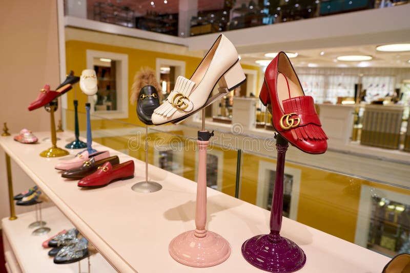 gucci shoe store