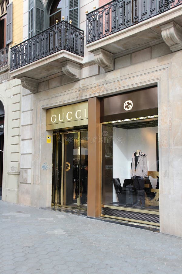 Regelen grijnzend zeemijl Gucci, Spain editorial image. Image of shop, expensive - 63700490