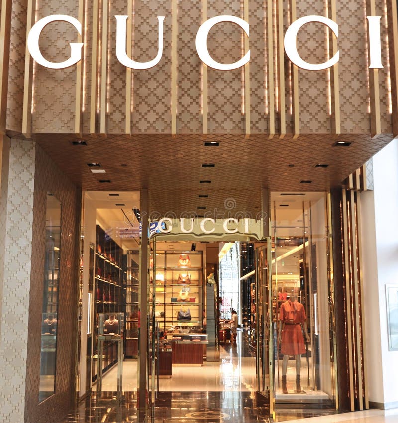 gucci store roosevelt field mall