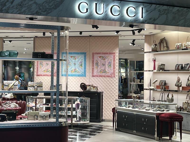 gucci somerset mall