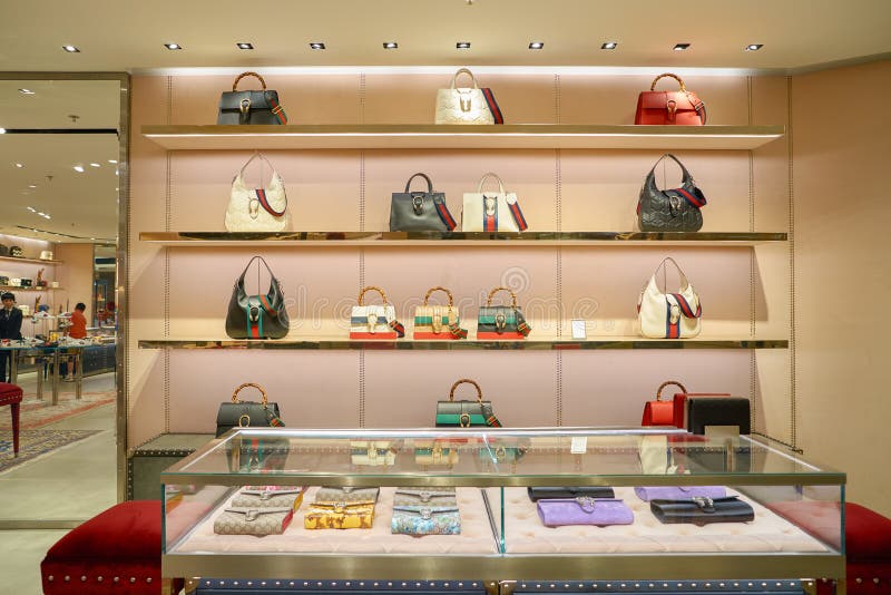 Gucci store editorial stock image. Image of mall, business - 95170449