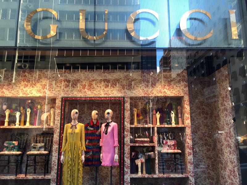 diepvries team Beoefend Gucci store in New York editorial stock photo. Image of products - 69684498