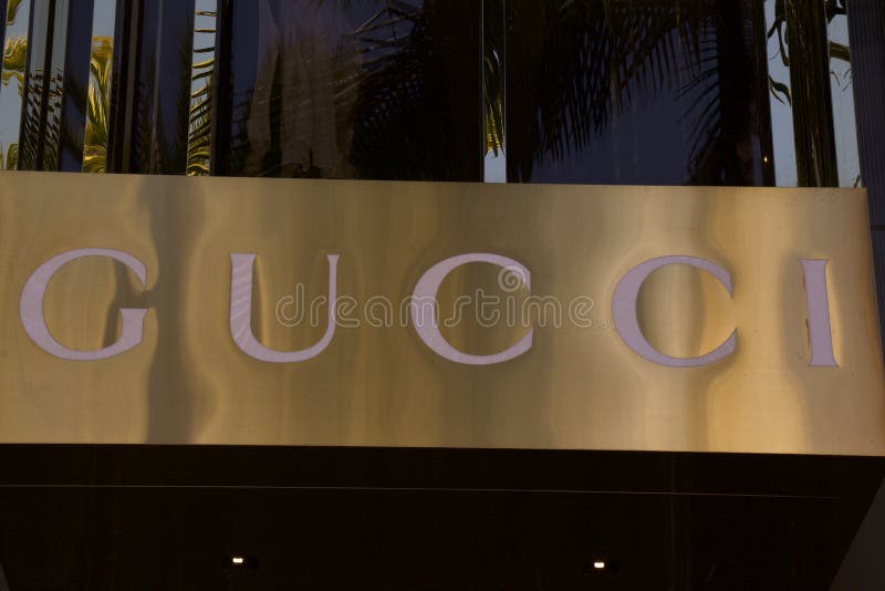 Gucci Store in Rodeo Drive Street Editorial Photography - Image of people,  high: 92103347