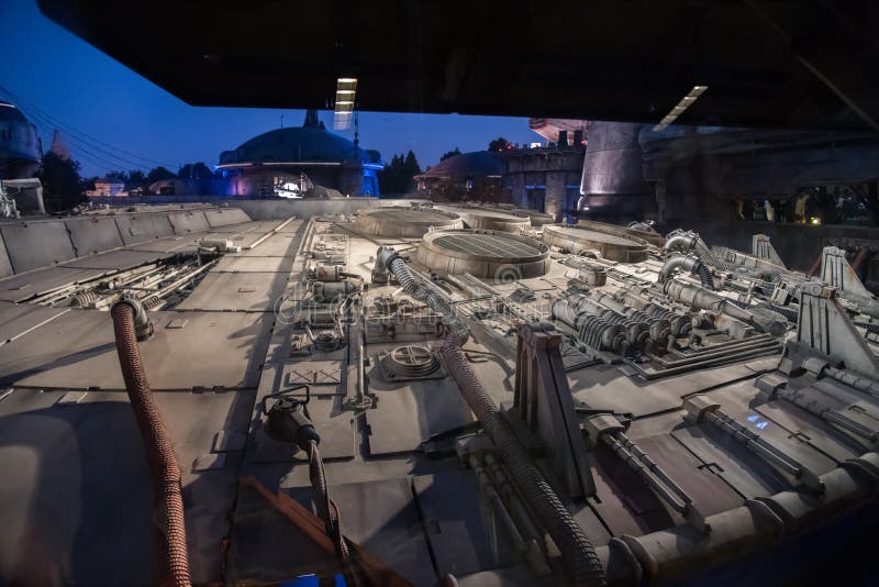 Guerra de las Galaxias: Borde de Galaxy en el complejo Disneyland de Anaheim