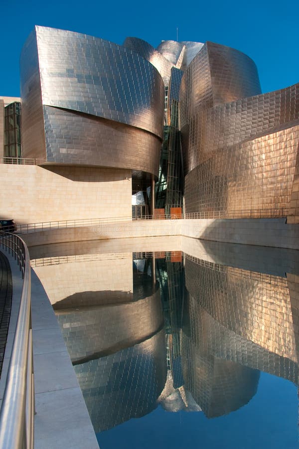 Guggenheim muzeum odbija