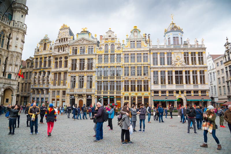 Guildhalls op Grand Place het is het centrale vierkant van Brussel belgië royalty-vrije stock afbeeldingen Guildhalls op Grand Place het is het centrale vierkant van Brussel belgië royalty-vrije stock afbeeldingen