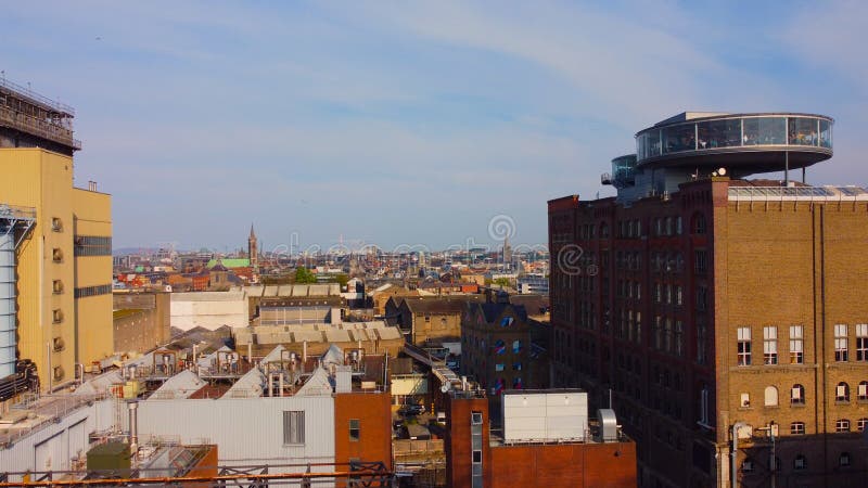Guinness bryggeri och lagerhus i dublin st james gate view från ovan dublin ireland april 2022 royaltyfria bilder