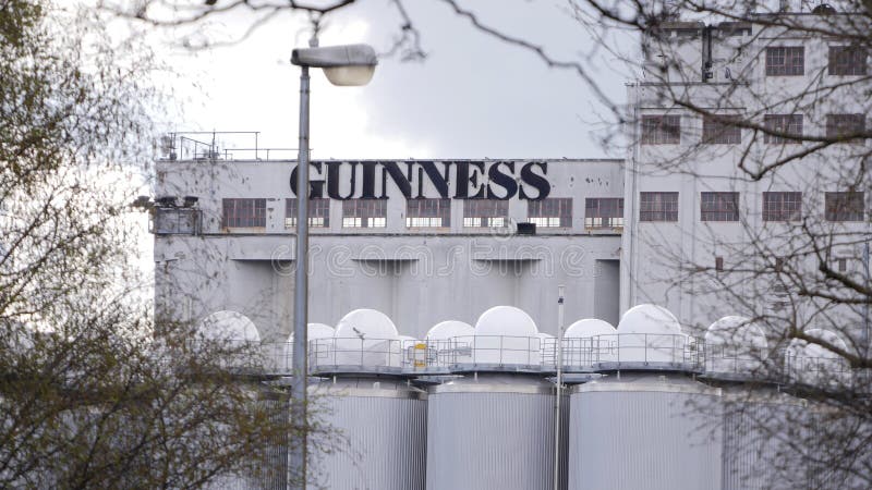 Guinness fabrik i porten för St James ` s, Dublin, Irland royaltyfria bilder