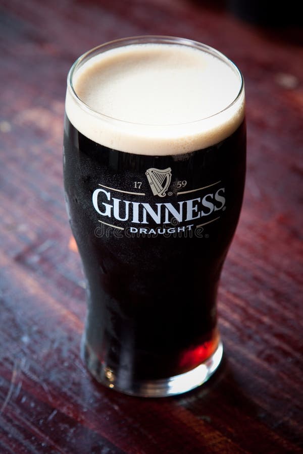 guinness liter arkivbilder guinness liter arkivbilder
