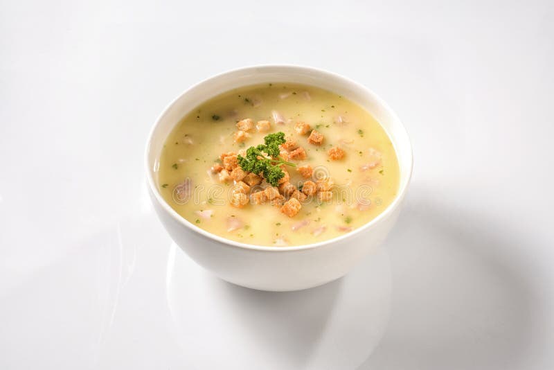 Guisado de pollo de las verduras frescas con los cuscurrones imagen de archivo libre de regalías Guisado de pollo de las verduras frescas con los cuscurrones imagen de archivo libre de regalías
