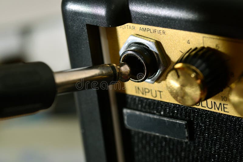 Guitarra amperio y cable foto de archivo Guitarra amperio y cable foto de archivo