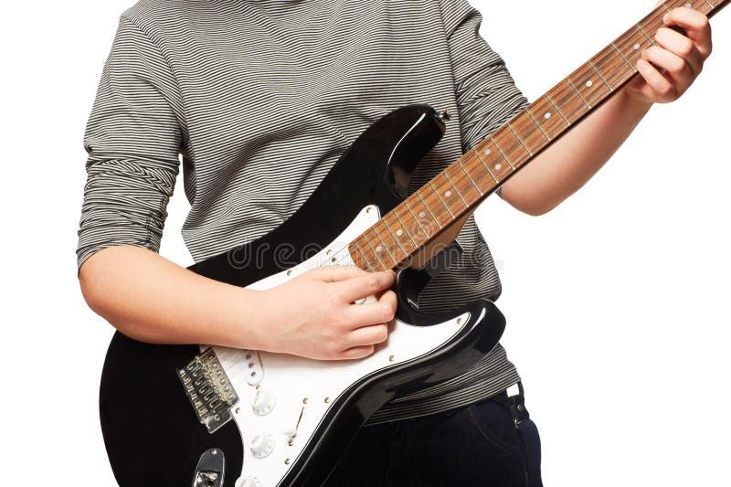 Guitarra de mano y actuación de estudio para música rock o concierto en un armario con fondo blanco. persona creativa foto de archivo