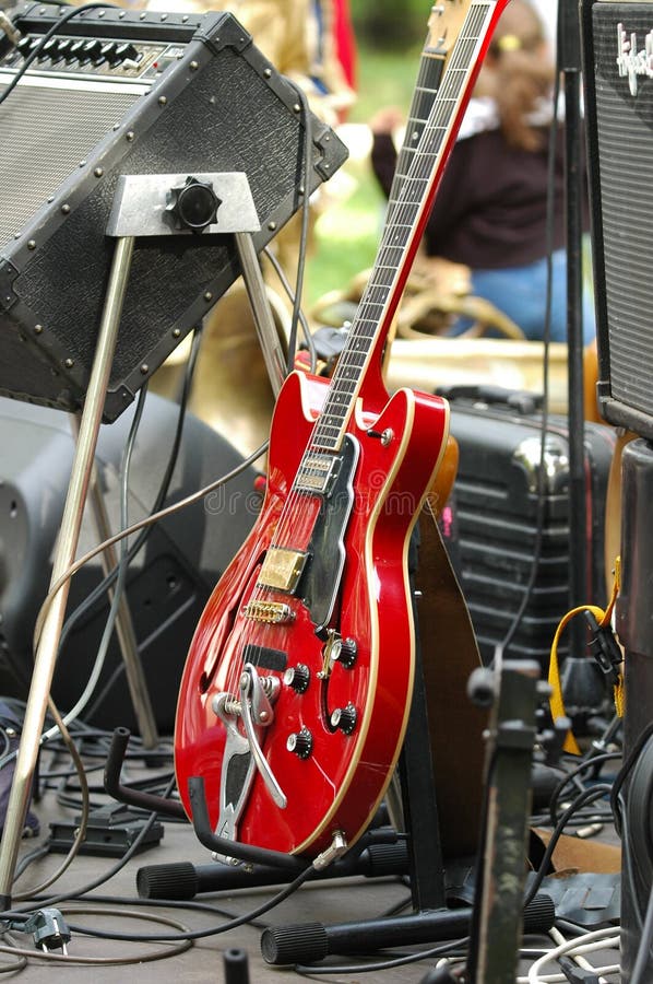 Guitarra eléctrica imágenes de archivo libres de regalías Guitarra eléctrica imágenes de archivo libres de regalías