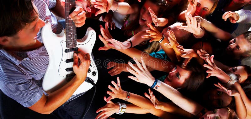 Guitarsolo en un concierto de rock