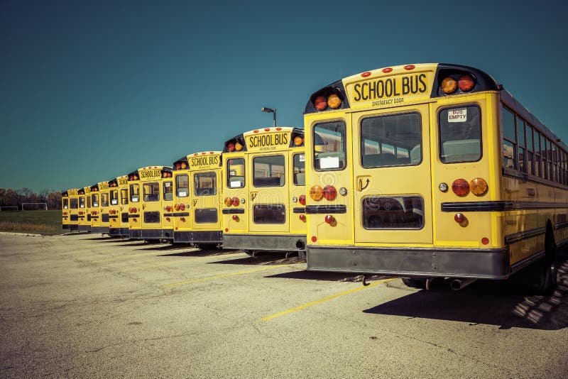 Gul skolbuss royaltyfria bilder Gul skolbuss royaltyfria bilder