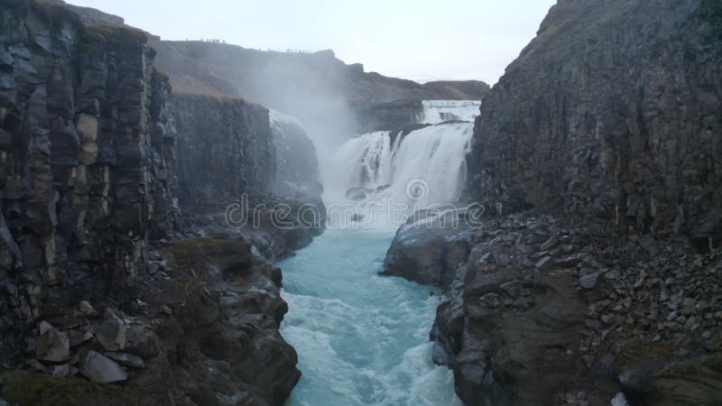 Gullfoss Island. Vogelperspektive von einem Fjord und Wasserfall