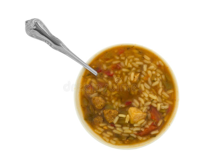Gumbo con la salchicha y la carne del pollo en un cuenco imagenes de archivo Gumbo con la salchicha y la carne del pollo en un cuenco imagenes de archivo