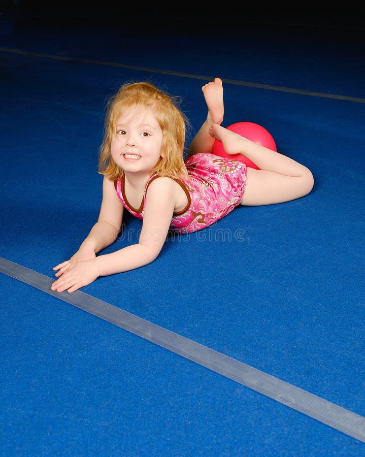 gymnast λίγα στοκ φωτογραφίες με δικαίωμα ελεύθερης χρήσης gymnast λίγα στοκ φωτογραφίες με δικαίωμα ελεύθερης χρήσης