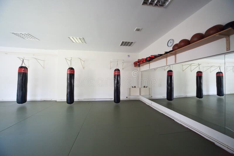 Gymnastique intérieure de boxe photo stock Gymnastique intérieure de boxe photo stock