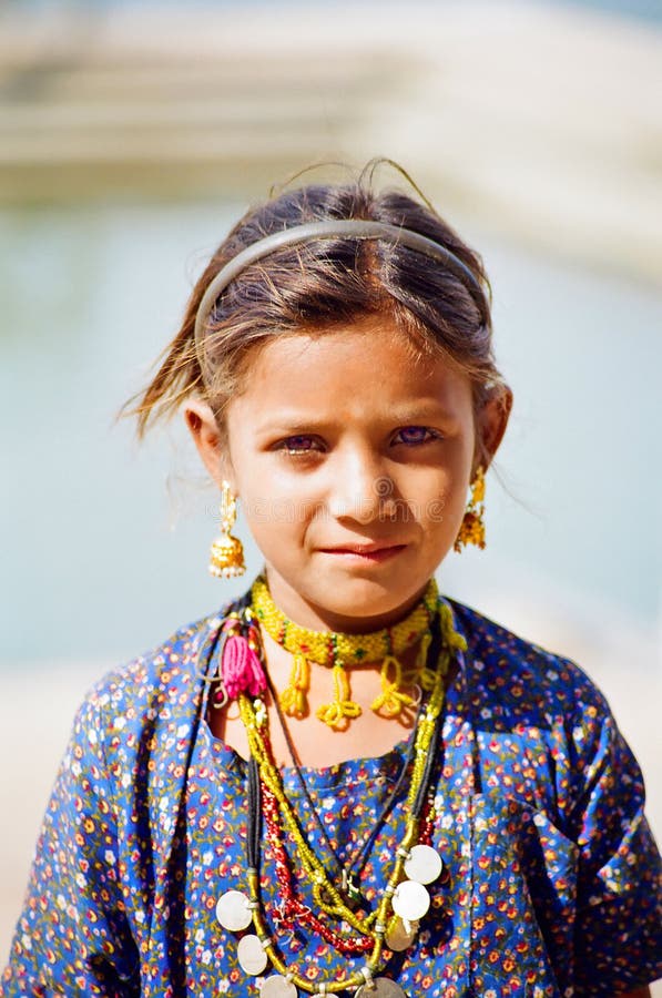 Cygańska dziewczyna w Pushkar, Rajasthan India fotografia stock Cygańska dziewczyna w Pushkar, Rajasthan India fotografia stock