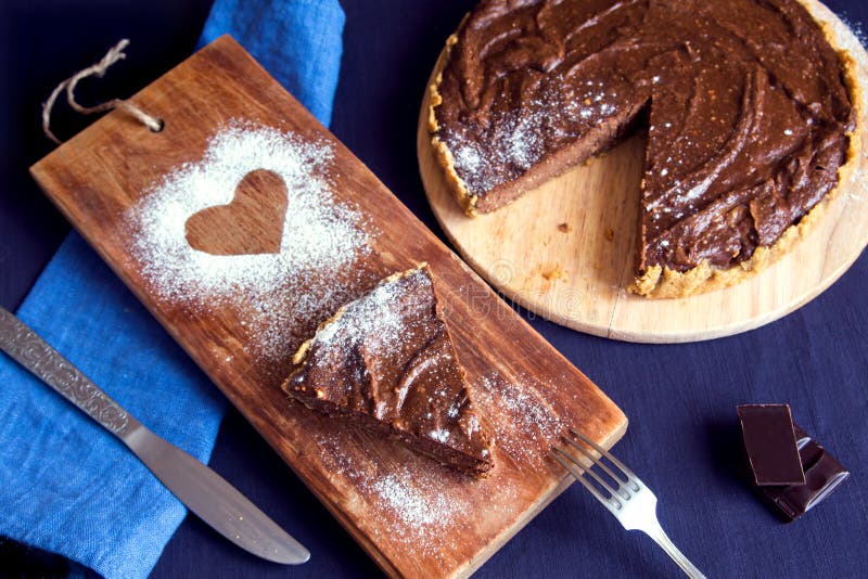 Gâteau au fromage fait maison de chocolat images stock Gâteau au fromage fait maison de chocolat images stock