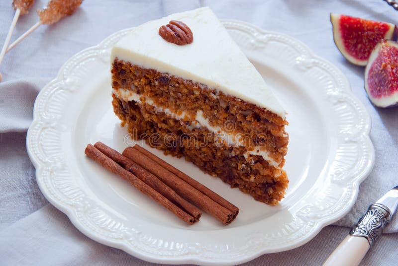 Gâteau de raccord en caoutchouc fait maison photos stock Gâteau de raccord en caoutchouc fait maison photos stock