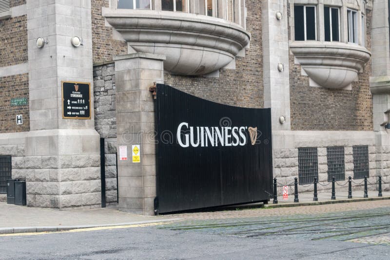 Gå in till Guinness Brewery royaltyfria bilder