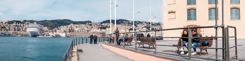 Gênes, Italie - 21 avril 2016 : Panorama v de Gênes de Di d'antico de Porto image libre de droits Gênes, Italie - 21 avril 2016 : Panorama v de Gênes de Di d'antico de Porto image libre de droits