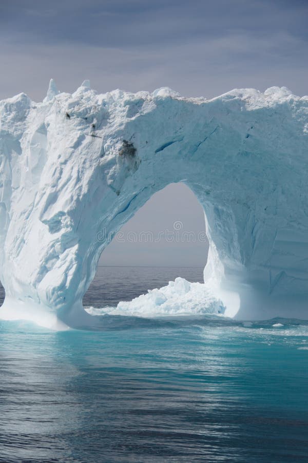 Góra lodowa z wybrzeża Greenland