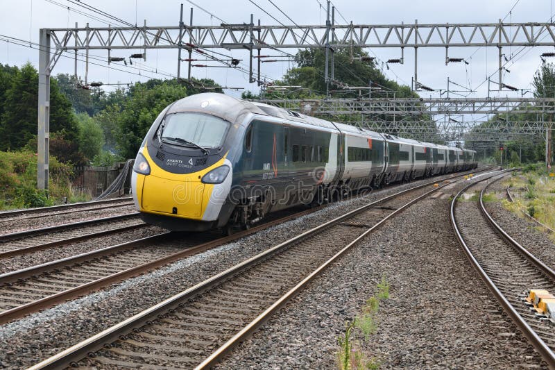 avanti-west-coast-pendolino-service-from-london-euston-to-manchester
