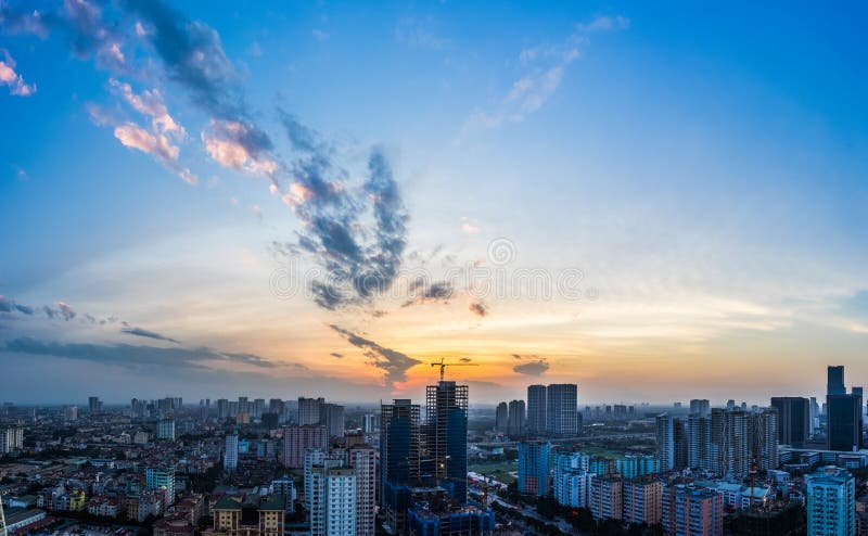 Ha Noi Cityscape en puesta del sol fotografía de archivo libre de regalías Ha Noi Cityscape en puesta del sol fotografía de archivo libre de regalías