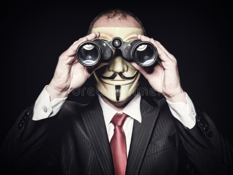 Hacker mit Ferngläsern lizenzfreies stockbild Hacker mit Ferngläsern lizenzfreies stockbild