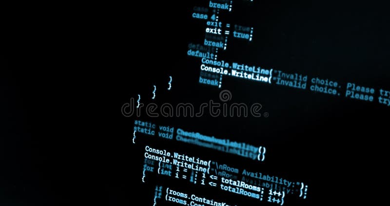 Codul programului de derulare a hackerilor pe computer notebook stock video footage