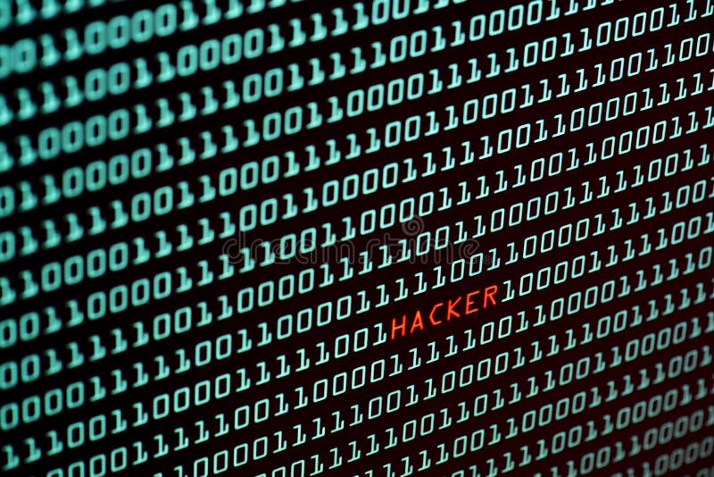 Text hacker și concept de cod binar din ecranul desktop cu focalizare selectivă stock photo