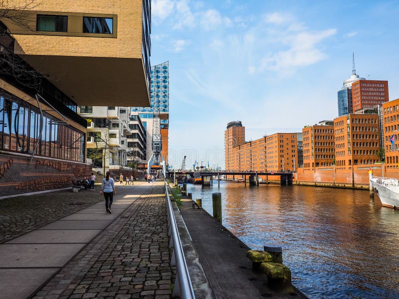 HafenCity no hdr de Hamburgo imagens de stock