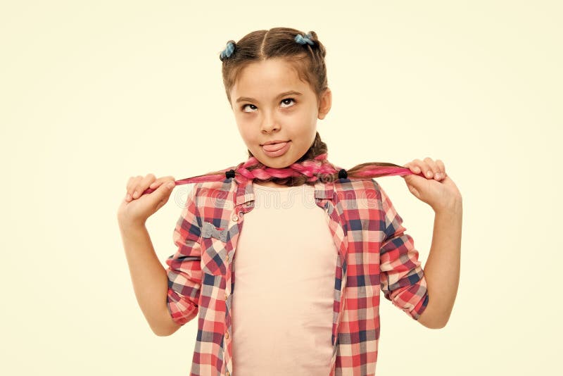 Penteado Infantil Adorável. Filha Com Ladrões Na Cabeça Rindo. Dicas De  Estilos. Hobbies Adolescentes. Cabeleira De Menina Pequena Imagem de Stock  - Imagem de beleza, retrato: 214758161