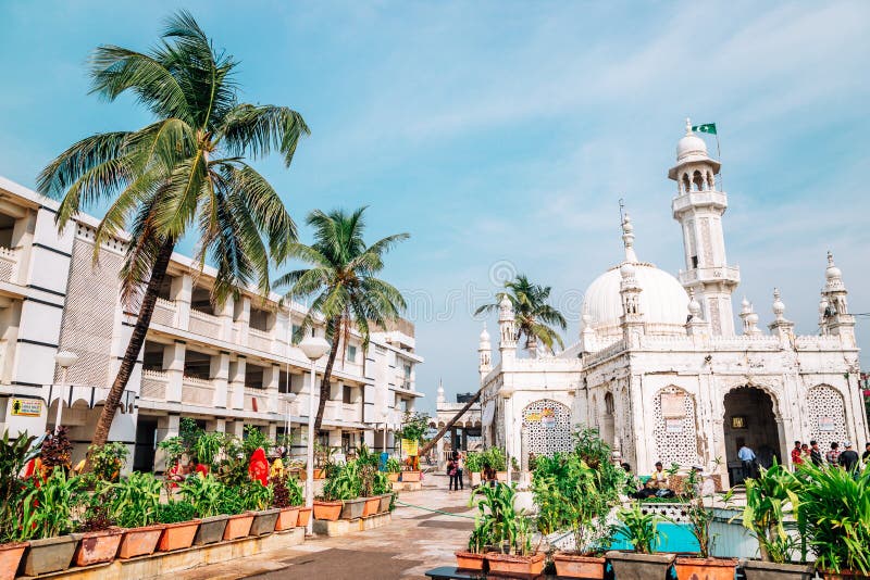 Haji Ali Dargah moské i Mumbai, Indien royaltyfria foton Haji Ali Dargah moské i Mumbai, Indien royaltyfria foton