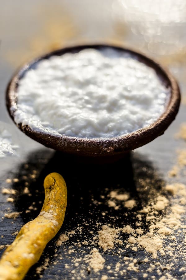 Haldi ubtan com todos os ingredientes necessários foto de stock royalty free