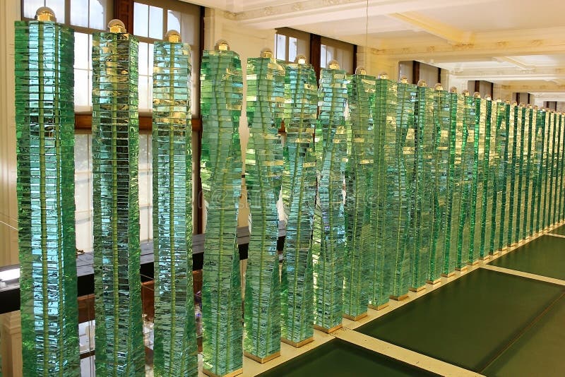 Hall with a collection of artistic glassware, Victoria and Albert Museum, London royalty free stock photos Hall with a collection of artistic glassware, Victoria and Albert Museum, London royalty free stock photos