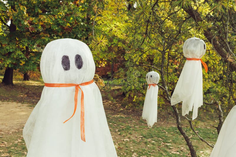 Halloween DIY Ghosts Decoration Hanging on Tree. Autumn Outdoor Decor ...