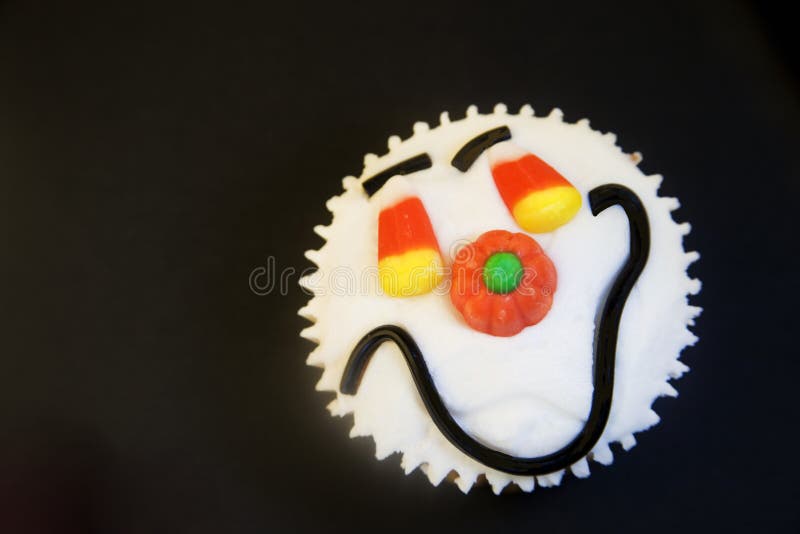 Halloween happy face cupcake