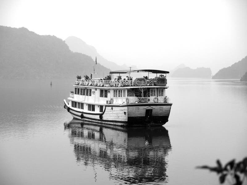 halong Vietnam de compartiment Site de patrimoine mondial de l'UNESCO Les plus populaires pl photographie stock libre de droits halong Vietnam de compartiment Site de patrimoine mondial de l'UNESCO Les plus populaires pl photographie stock libre de droits