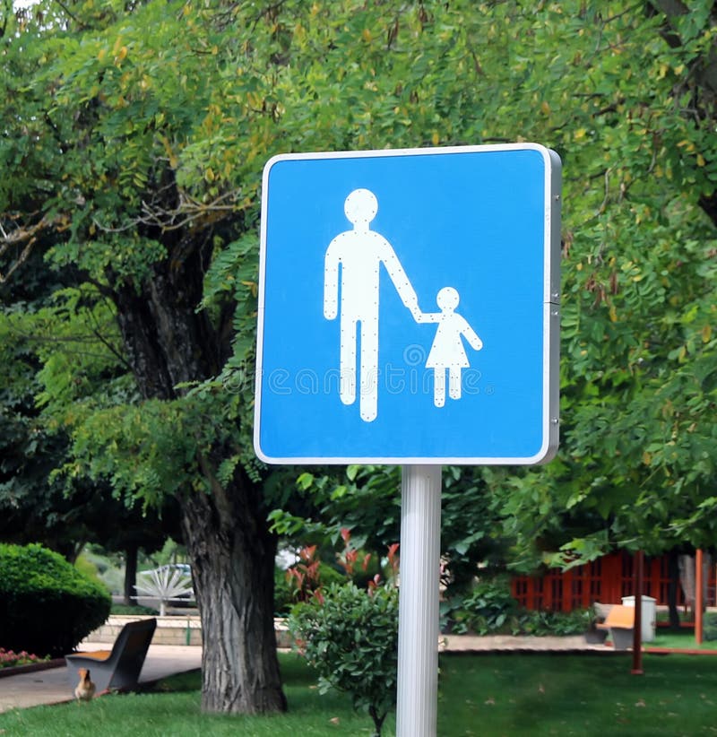 Halten Sie eine genaue Beobachtung auf Ihren Kindern unterzeichnen stockfoto