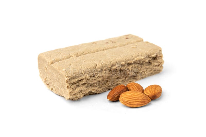 Halva en amandel geïsoleerd op witte achtergrond royalty-vrije stock foto