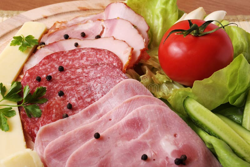 Ham platter with vegetables