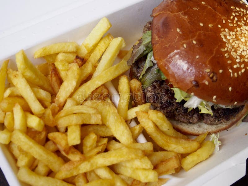 Hamburgare med småfiskar royaltyfria foton Hamburgare med småfiskar royaltyfria foton