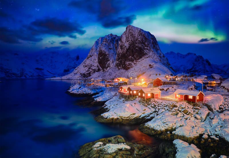 Hamnoy fiskeläge på Lofoten öar, Norge royaltyfri bild